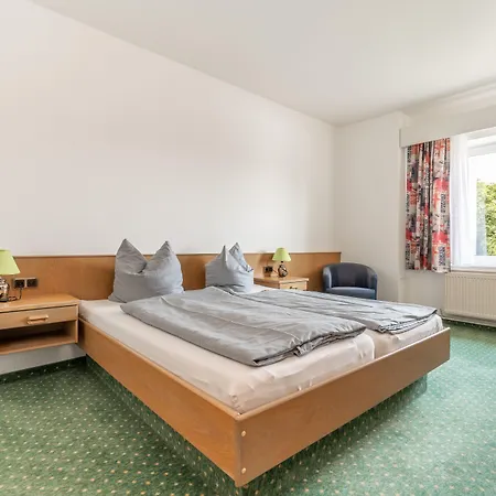 Kniestedter Hof Hotell 3*